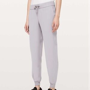 Lululemon On The Fly Jogger 28” *Woven- Size 6